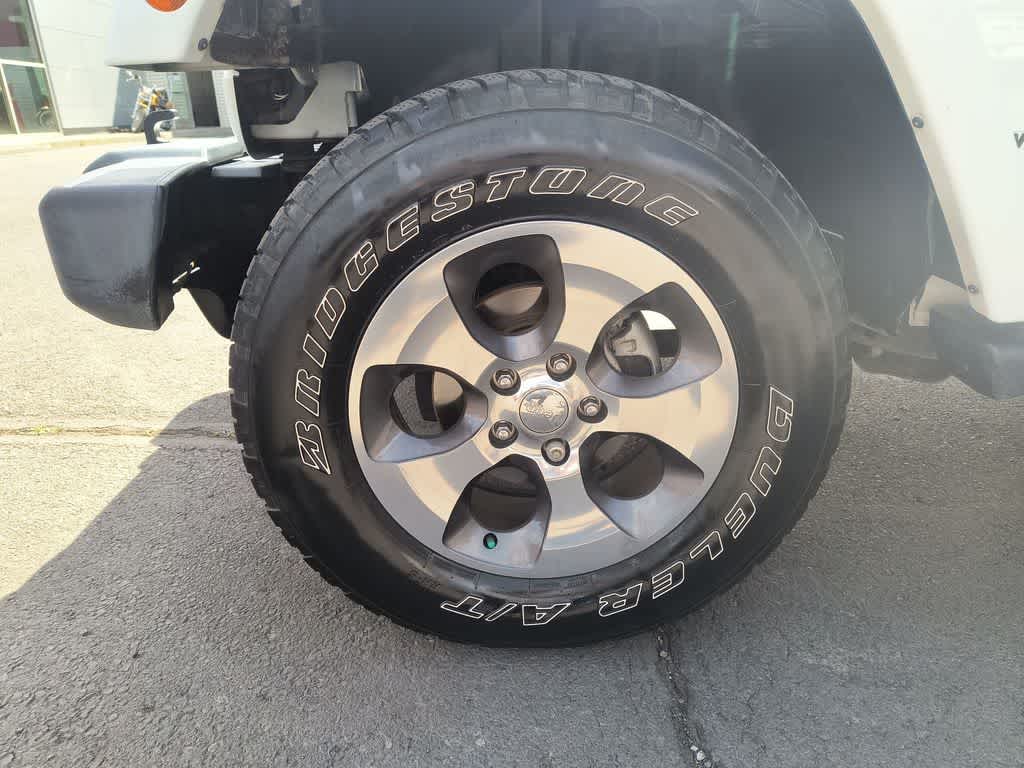 Thumbnail: 2017 Jeep Wrangler - 10