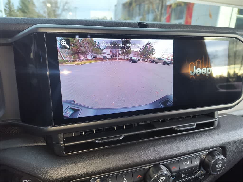 Thumbnail: 2026 Jeep Gladiator - 17