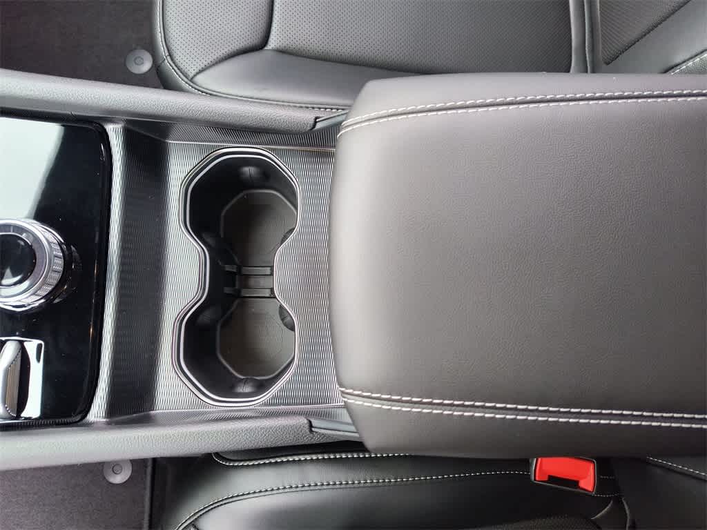 Thumbnail: 2025 Jeep Grand Cherokee - 21