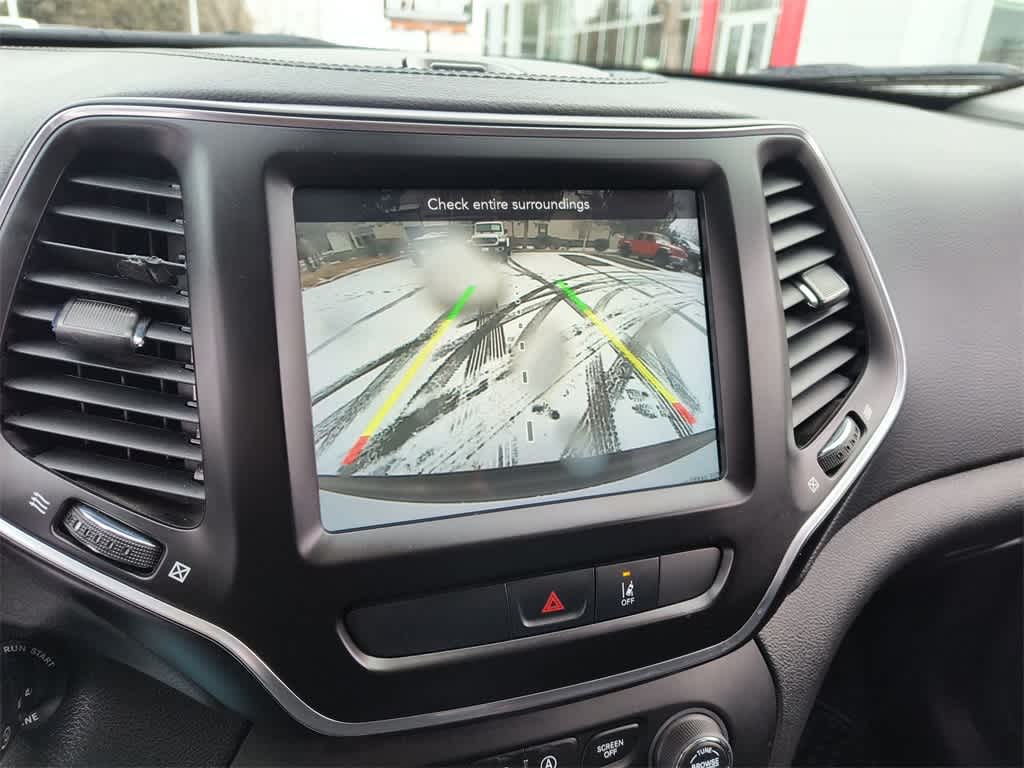 Thumbnail: 2022 Jeep Cherokee - 17