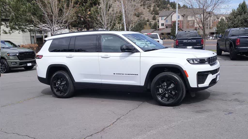 Thumbnail: 2026 Jeep Grand Cherokee L - 2