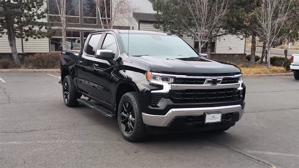 Thumbnail: 2022 Chevrolet Silverado 1500 - 3