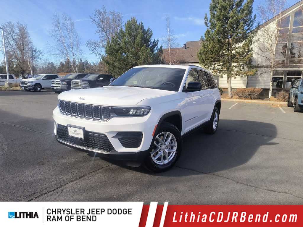 2026 Jeep Grand Cherokee Laredo X 4x4's photo