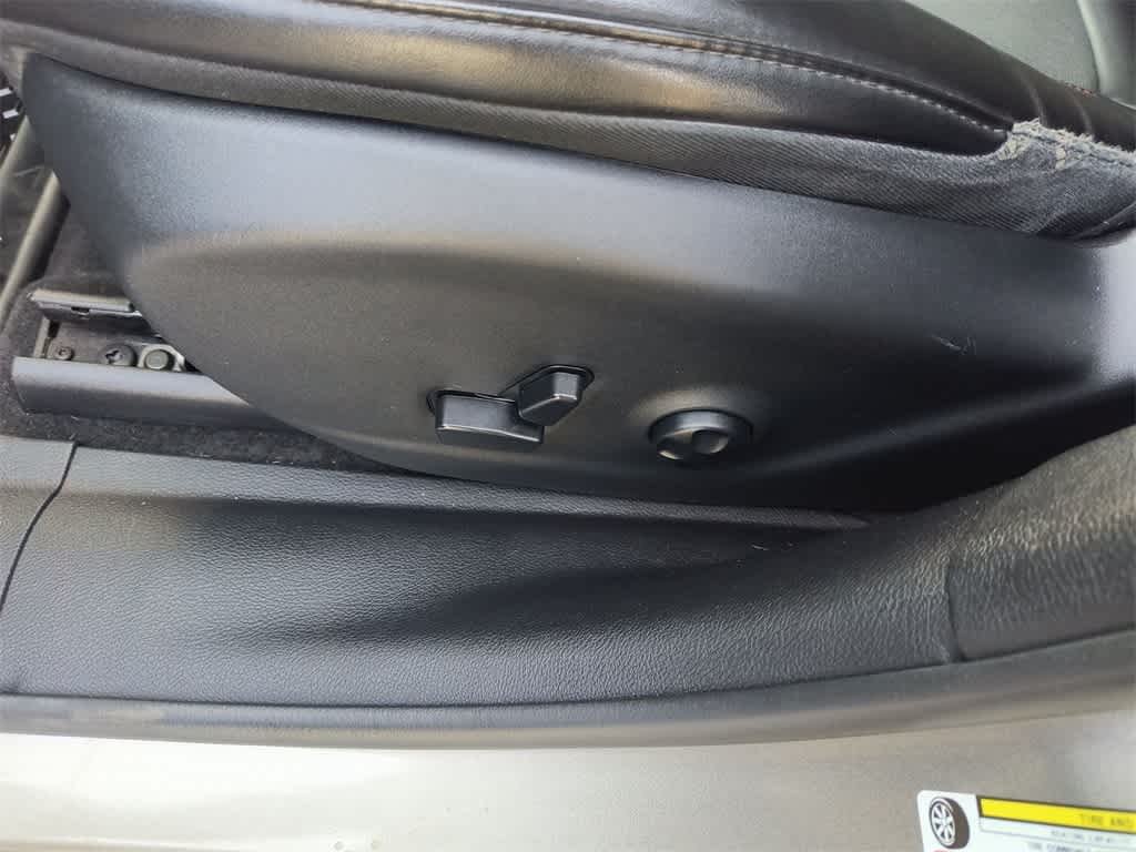 Thumbnail: 2019 Jeep Cherokee - 12