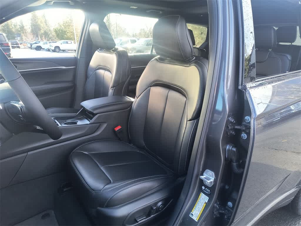 Thumbnail: 2025 Jeep Grand Cherokee - 11