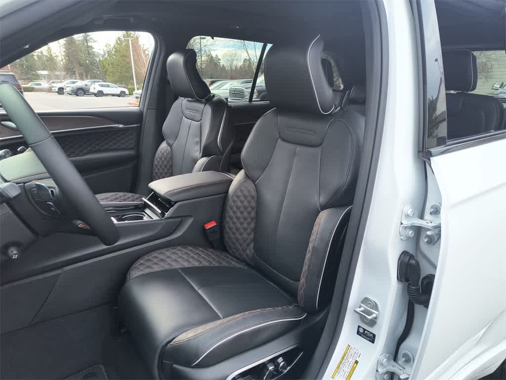 Thumbnail: 2025 Jeep Grand Cherokee - 11