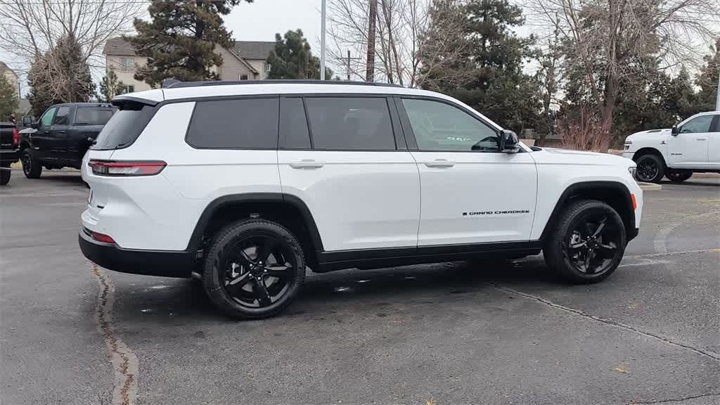 Thumbnail: 2025 Jeep Grand Cherokee - 9