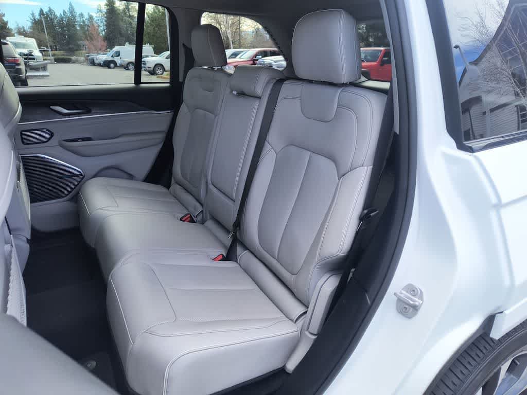 Thumbnail: 2023 Jeep Grand Cherokee - 23