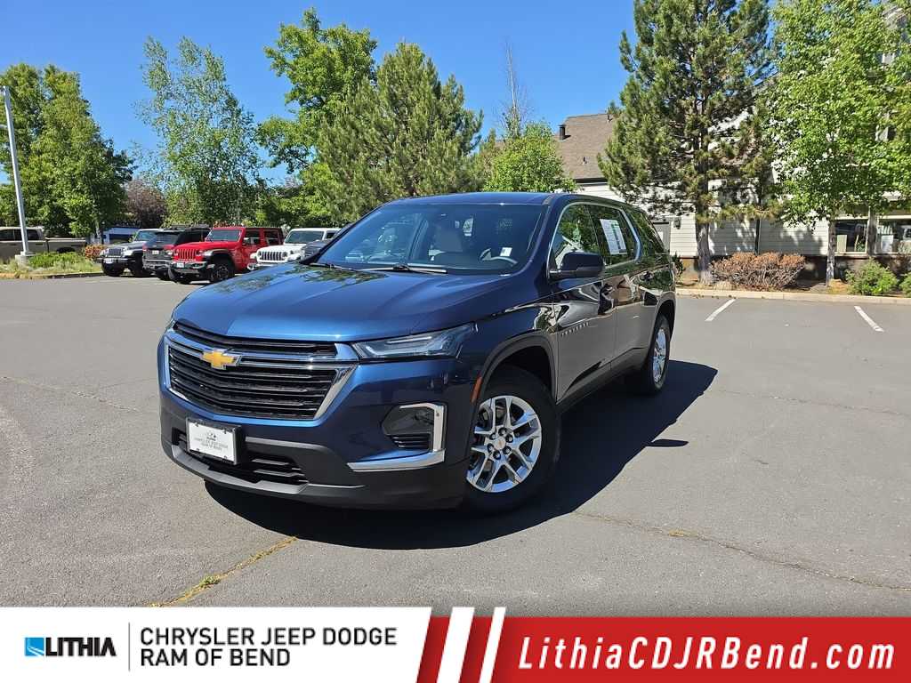 2023 Chevrolet Traverse AWD LS's photo