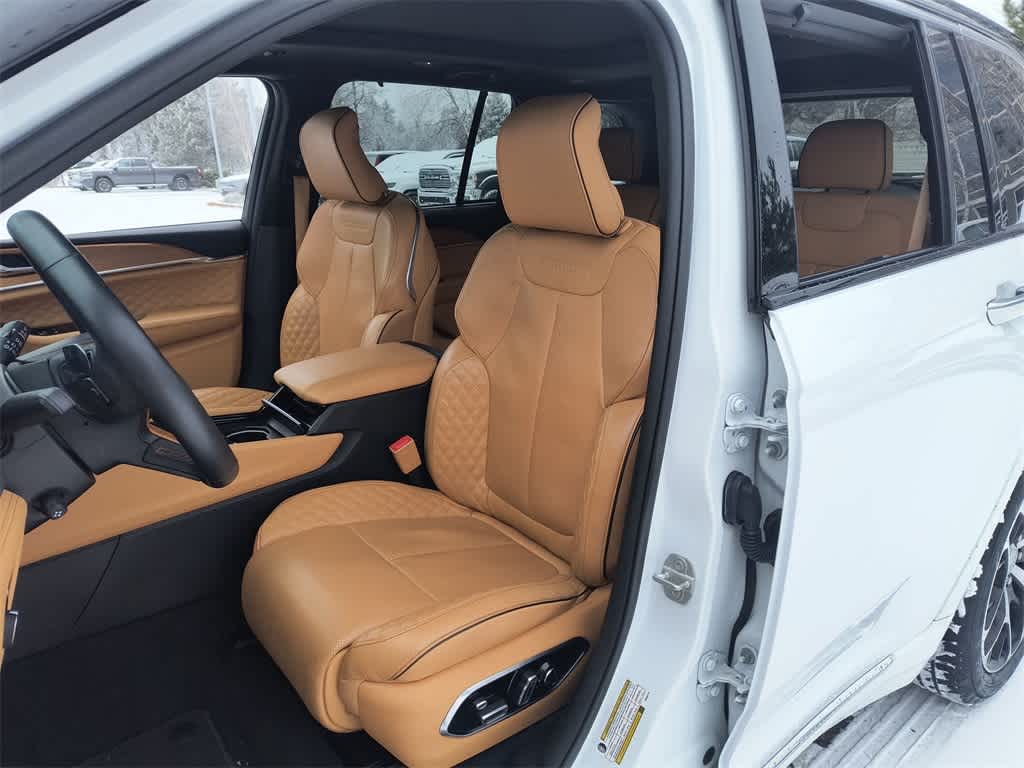 Thumbnail: 2024 Jeep Grand Cherokee - 11