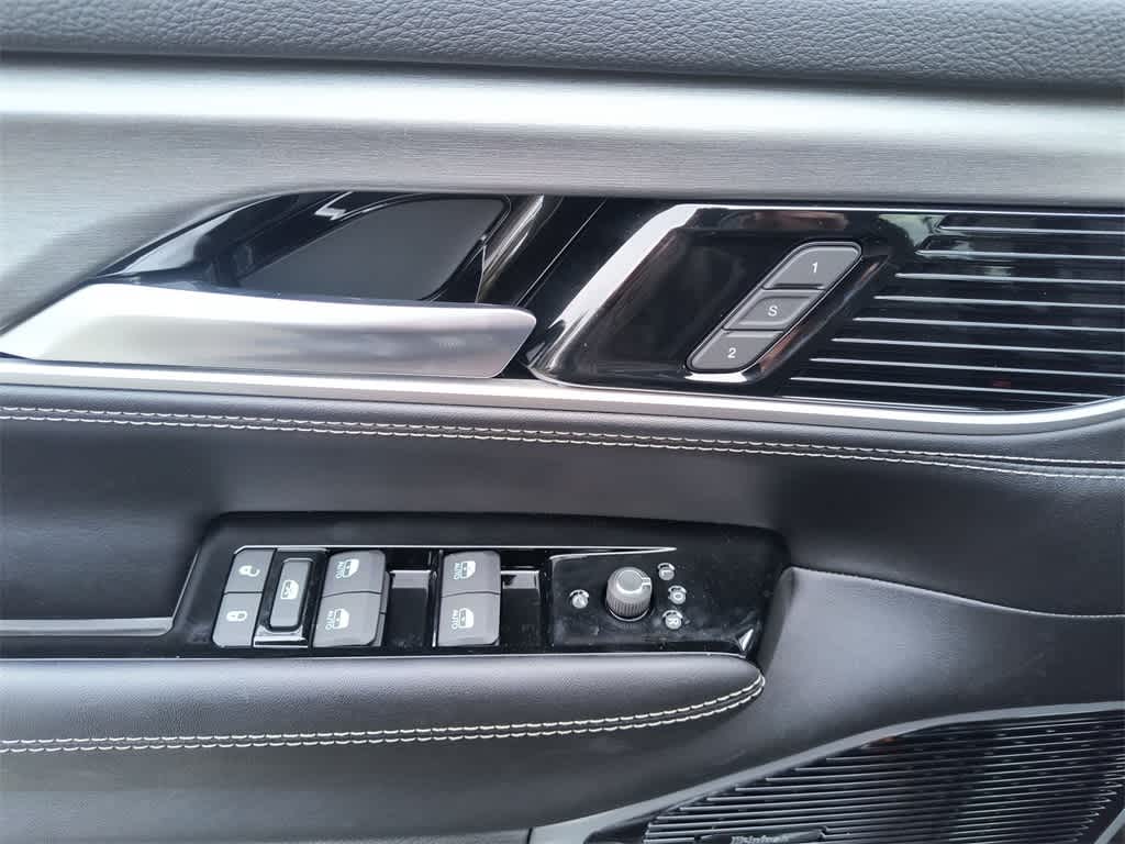 Thumbnail: 2026 Jeep Grand Wagoneer - 13