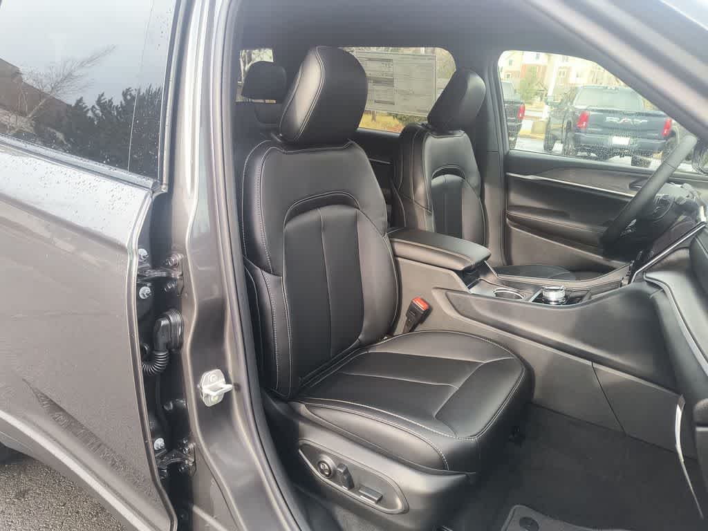 Thumbnail: 2025 Jeep Grand Cherokee L - 26