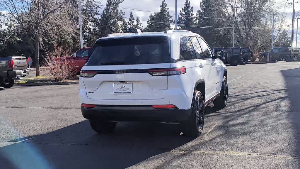 Thumbnail: 2026 Jeep Grand Cherokee - 8