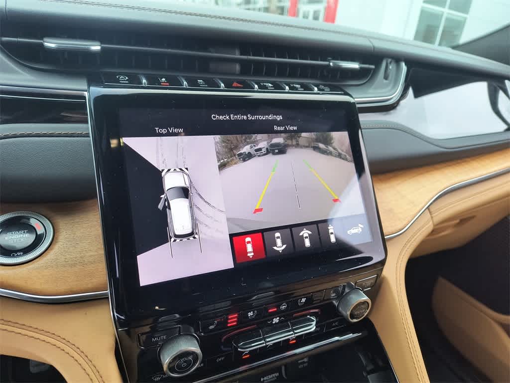 Thumbnail: 2024 Jeep Grand Cherokee - 17