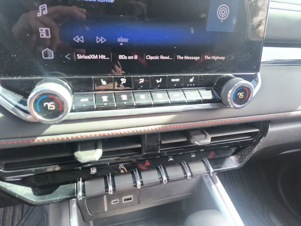 Thumbnail: 2024 Chevrolet Colorado - 18