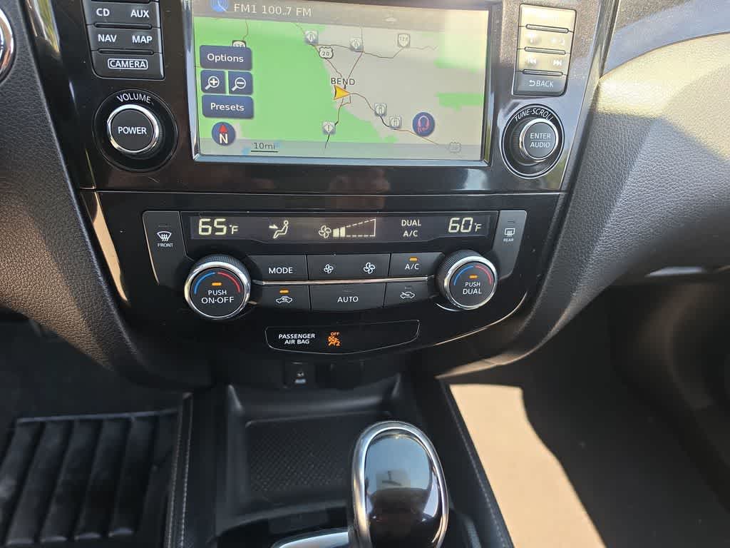 Thumbnail: 2017 Nissan Rogue Sport - 19