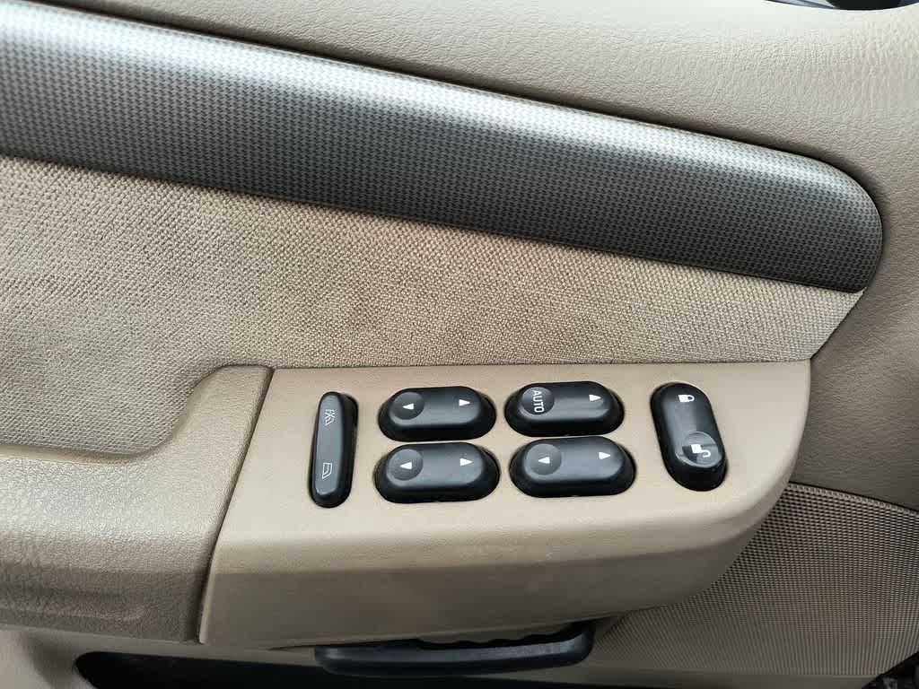 Thumbnail: 2004 Ford Explorer - 13