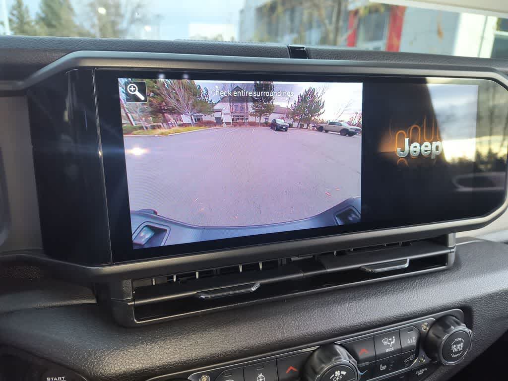 Thumbnail: 2026 Jeep Gladiator - 17