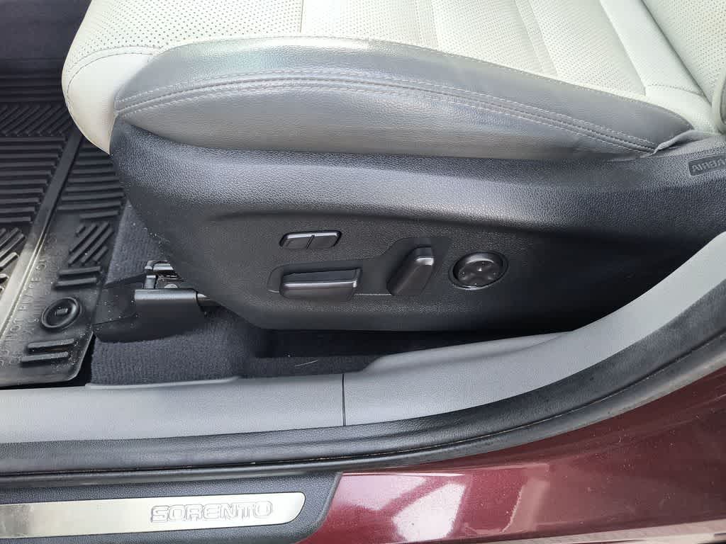 Thumbnail: 2017 Kia Sorento - 12