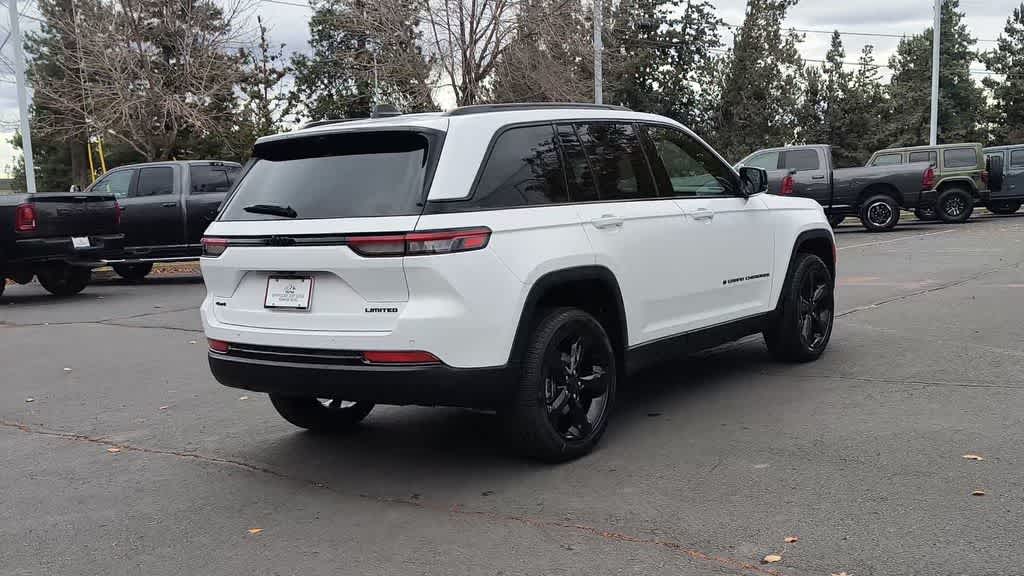 Thumbnail: 2025 Jeep Grand Cherokee - 8