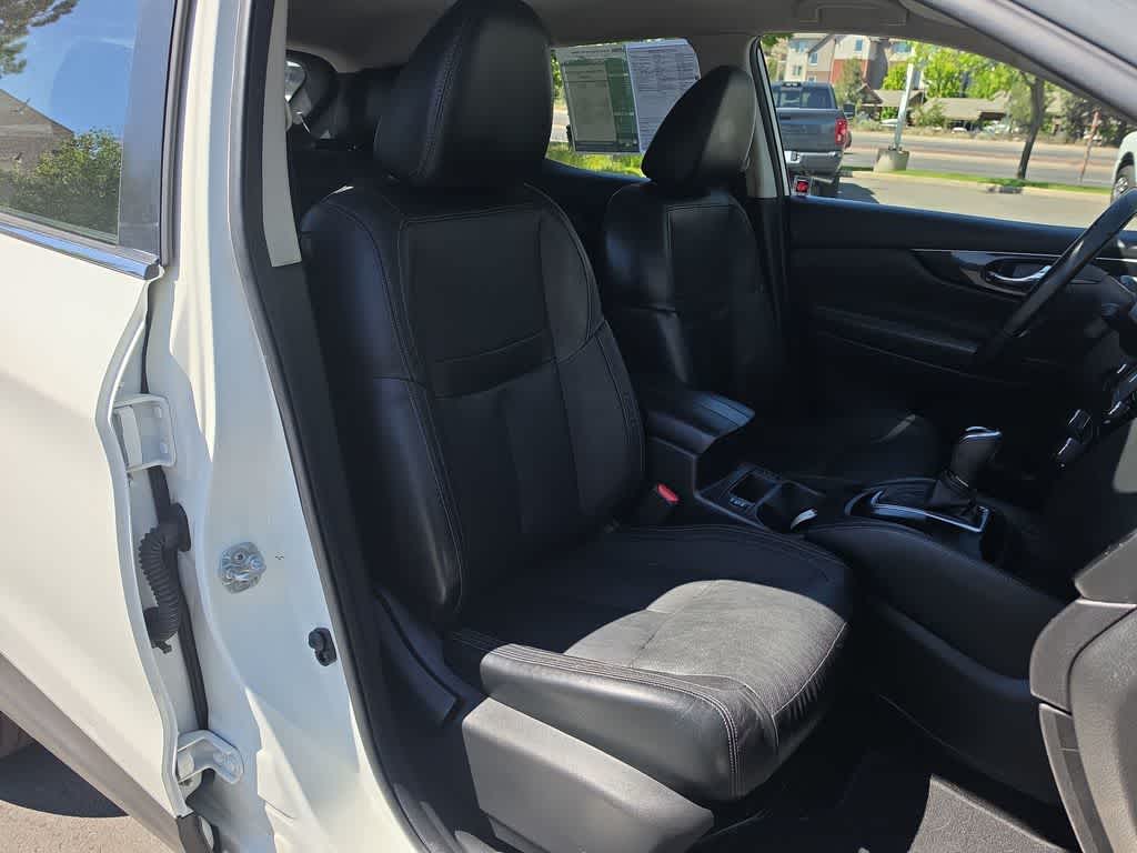 Thumbnail: 2017 Nissan Rogue Sport - 24