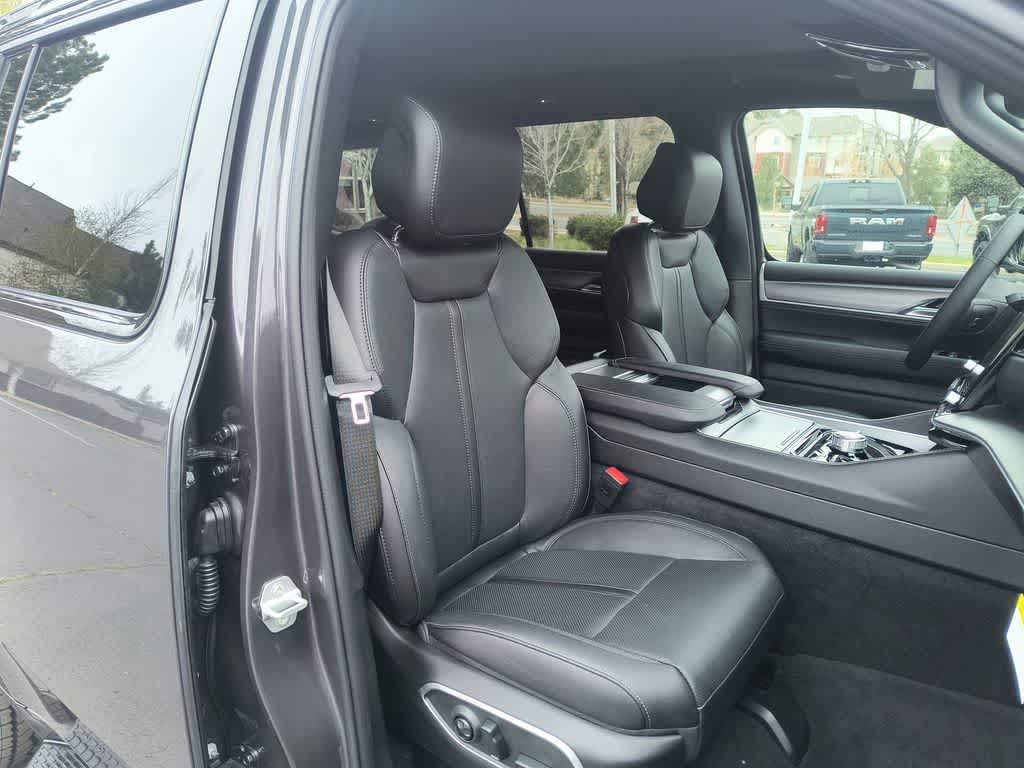 Thumbnail: 2026 Jeep Grand Wagoneer - 26