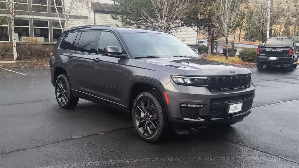 Thumbnail: 2025 Jeep Grand Cherokee - 3