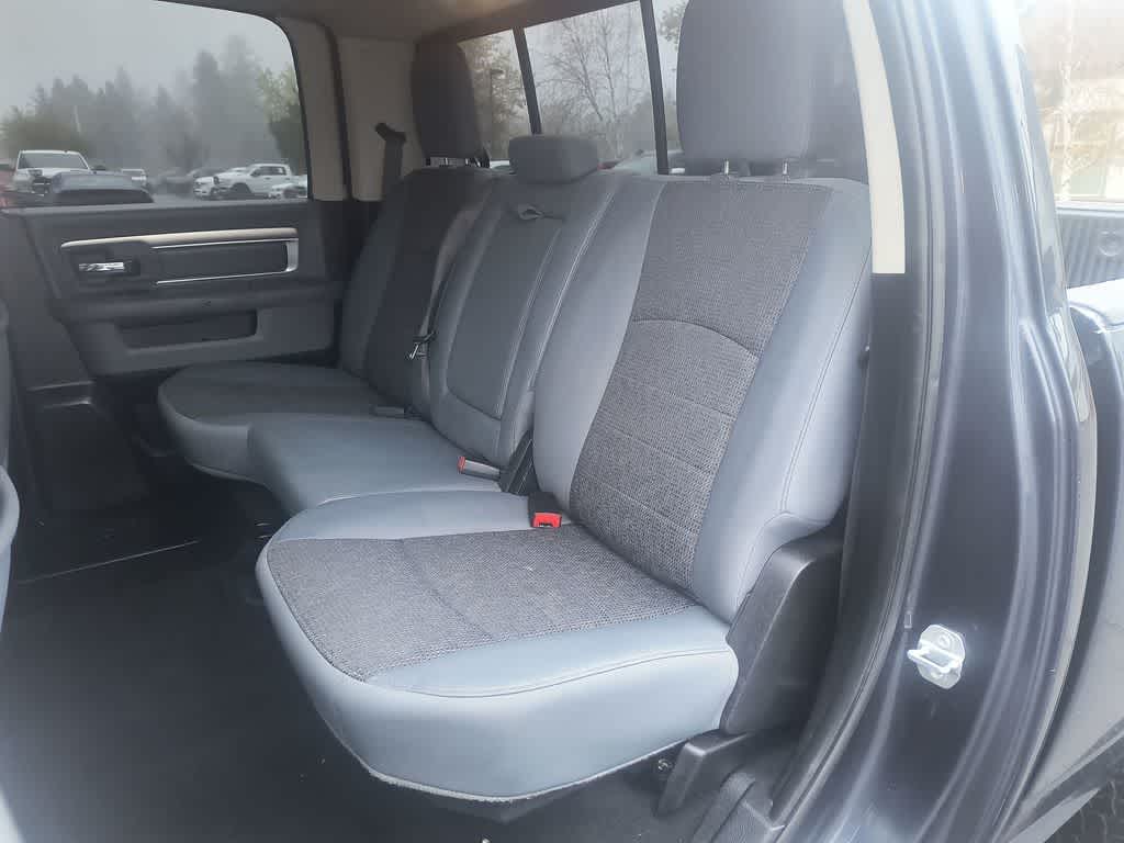 Thumbnail: 2019 RAM 1500 Classic - 21