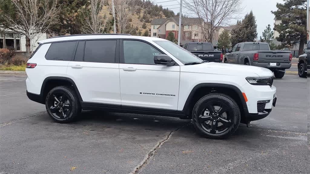 Thumbnail: 2025 Jeep Grand Cherokee - 2