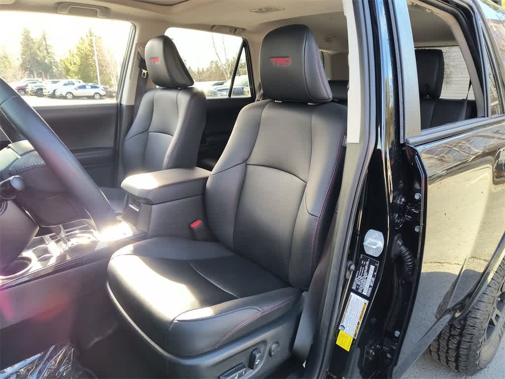 Thumbnail: 2019 Toyota 4Runner - 11