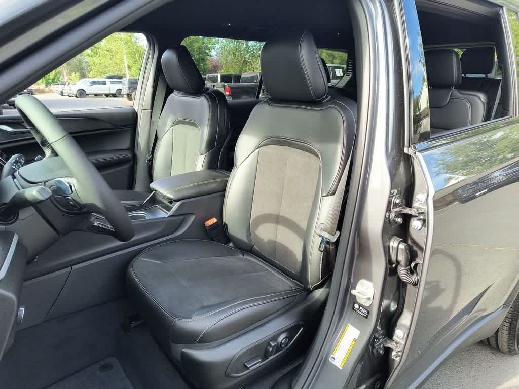 Thumbnail: 2025 Jeep Grand Cherokee L - 11