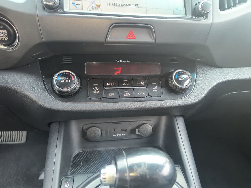 Thumbnail: 2011 Kia Sportage - 19