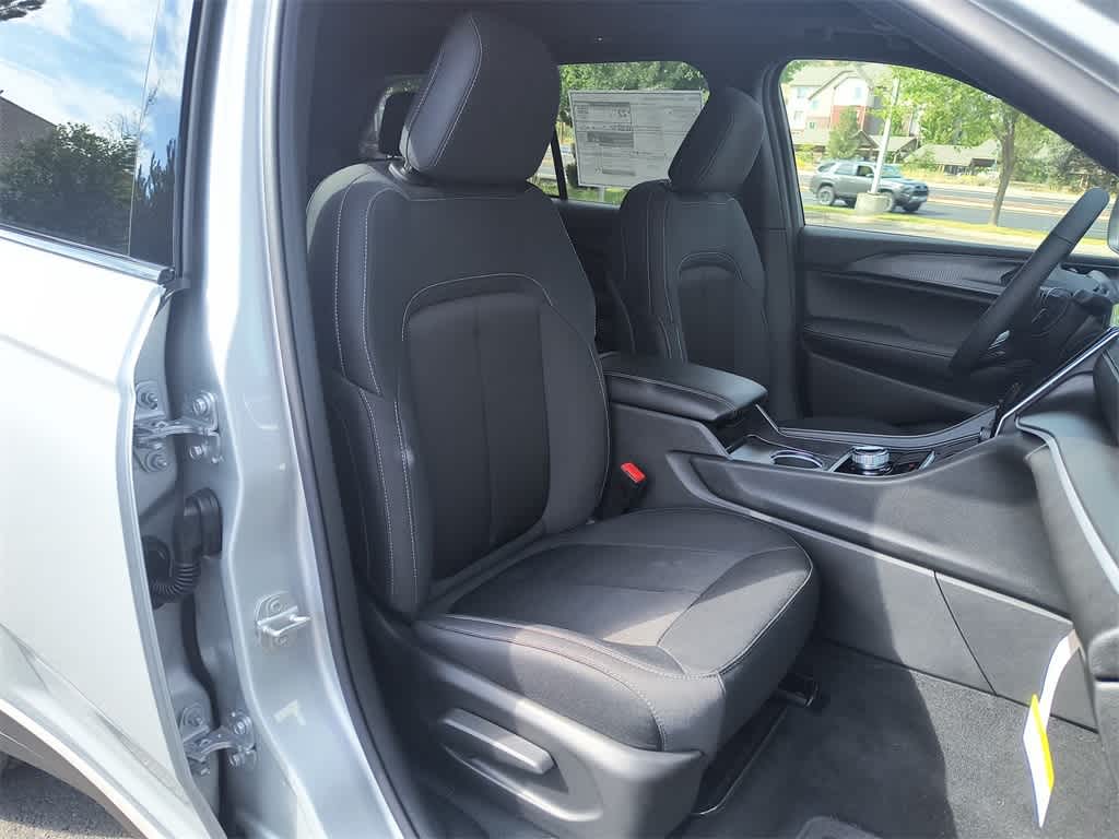 Thumbnail: 2025 Jeep Grand Cherokee - 24