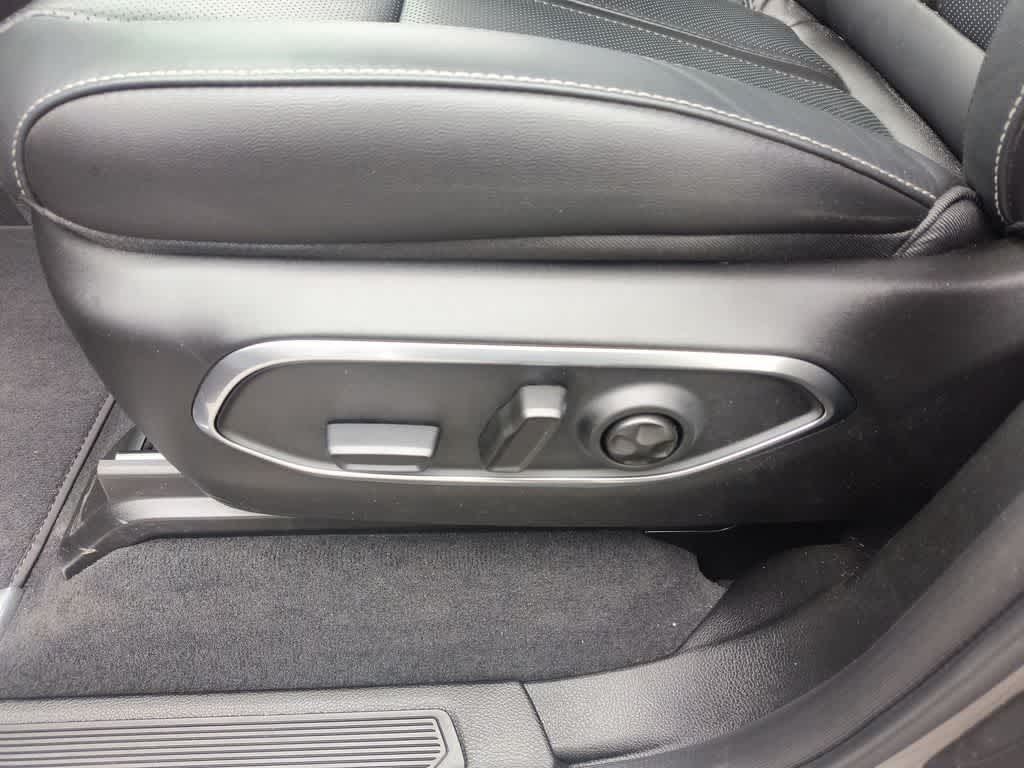 Thumbnail: 2026 Jeep Grand Wagoneer - 12