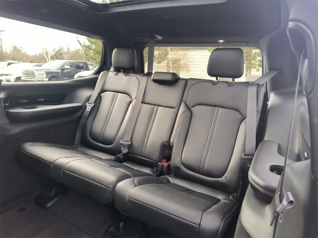 Thumbnail: 2026 Jeep Grand Wagoneer - 24