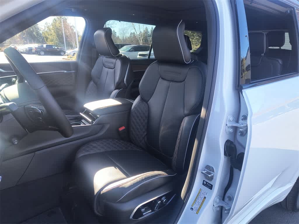 Thumbnail: 2025 Jeep Grand Cherokee - 11