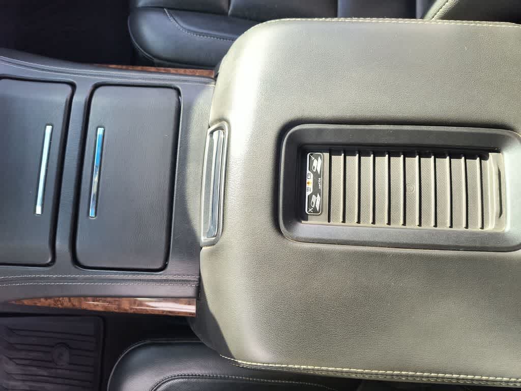 Thumbnail: 2019 Chevrolet Suburban - 21