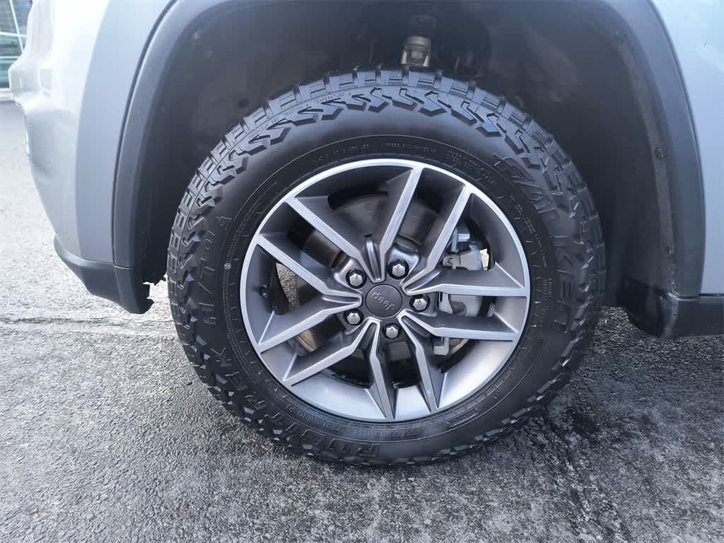 Thumbnail: 2020 Jeep Grand Cherokee - 10