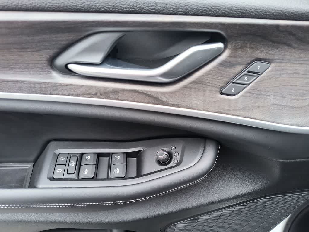 Thumbnail: 2025 Jeep Grand Cherokee - 13