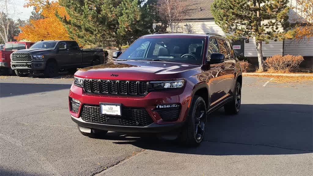 Thumbnail: 2025 Jeep Grand Cherokee - 4