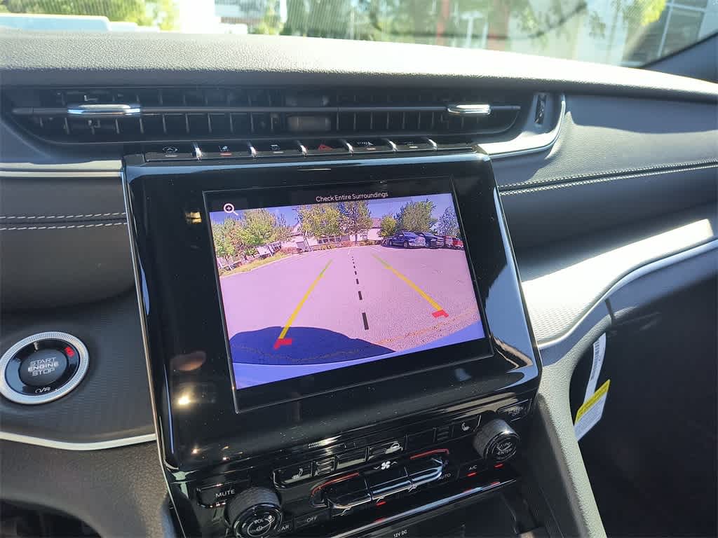 Thumbnail: 2025 Jeep Grand Cherokee - 17