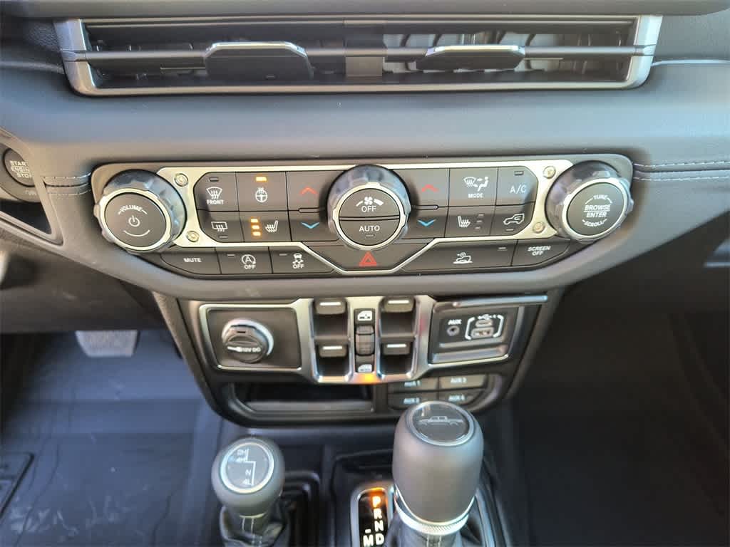 Thumbnail: 2026 Jeep Gladiator - 18