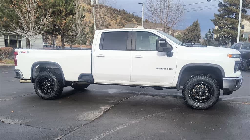 Thumbnail: 2024 Chevrolet Silverado 3500 - 2