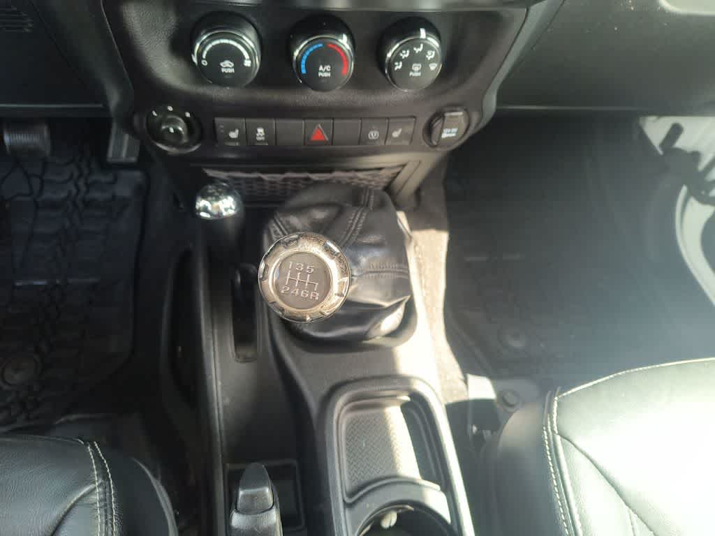 Thumbnail: 2017 Jeep Wrangler - 19