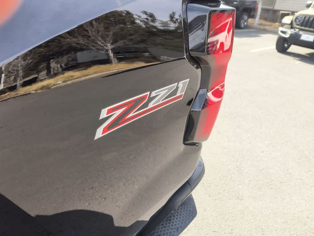 Thumbnail: 2024 Chevrolet Colorado - 26