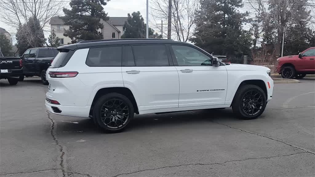 Thumbnail: 2025 Jeep Grand Cherokee L - 9