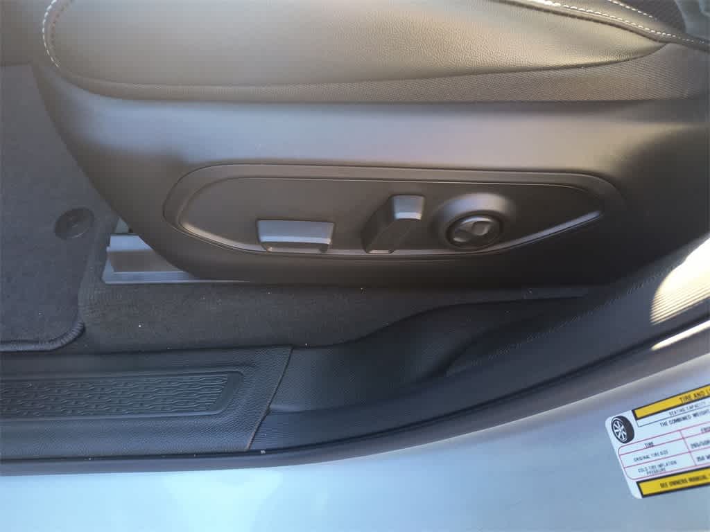 Thumbnail: 2025 Jeep Grand Cherokee L - 12