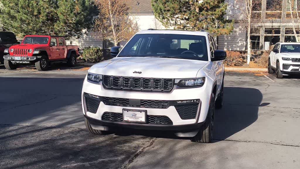 Thumbnail: 2026 Jeep Grand Cherokee - 4