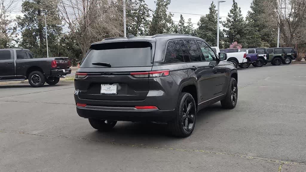 Thumbnail: 2026 Jeep Grand Cherokee - 8