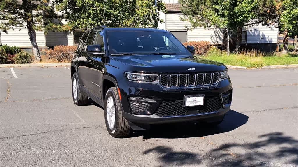 Thumbnail: 2025 Jeep Grand Cherokee - 3